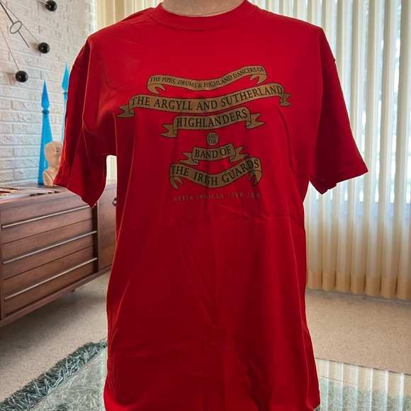 Argyll and Sutherland Highlanders and Irish Guard T-shirt - Picture 2 of 4